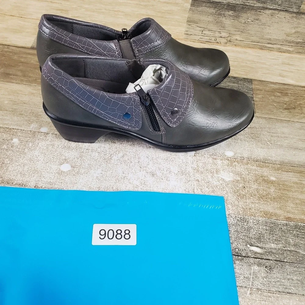 Easy Street Darcy Ankle Booties Womens Sz 11 M Grey Perforated Collar Leather
